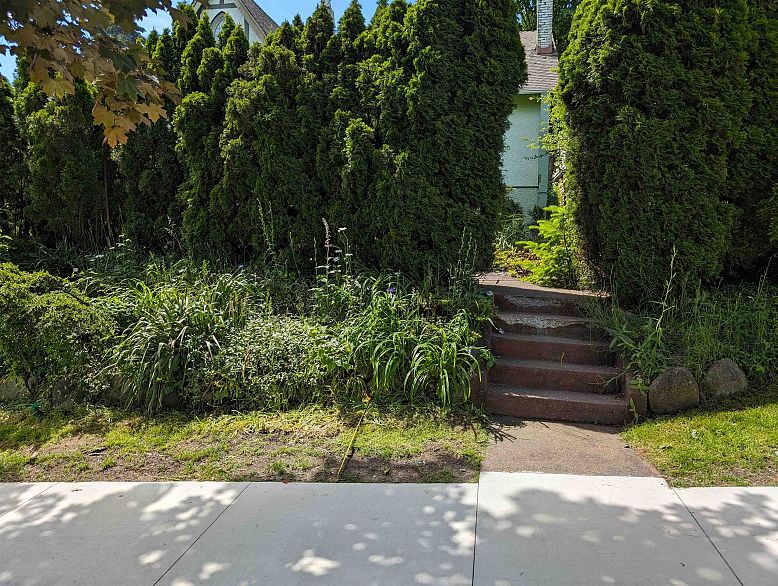 3582 W King Edward Avenue