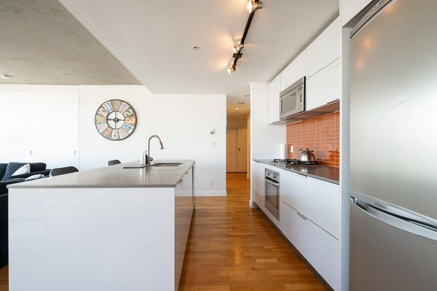 1209 108 W Cordova Street