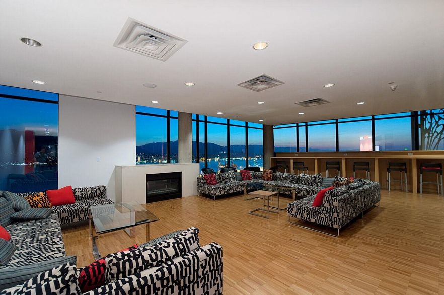 1209 108 W Cordova Street