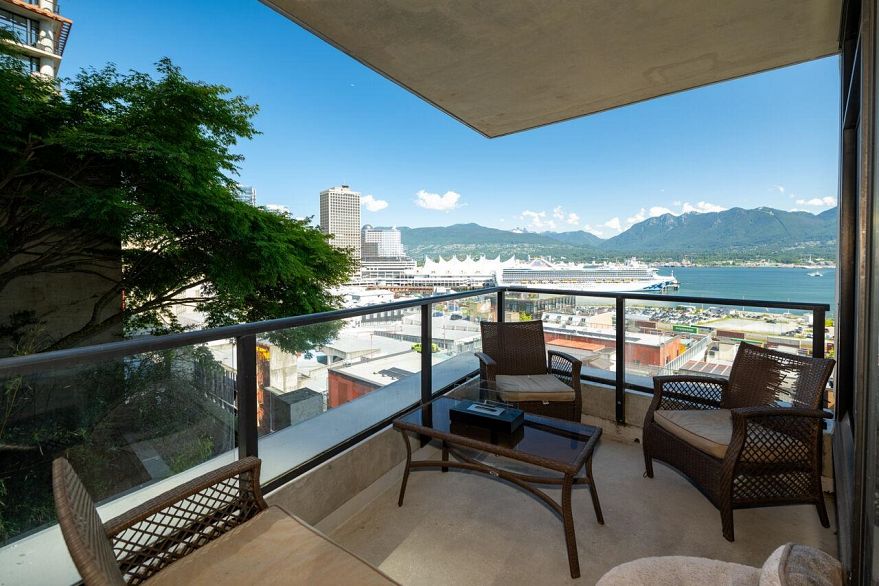 1209 108 W Cordova Street