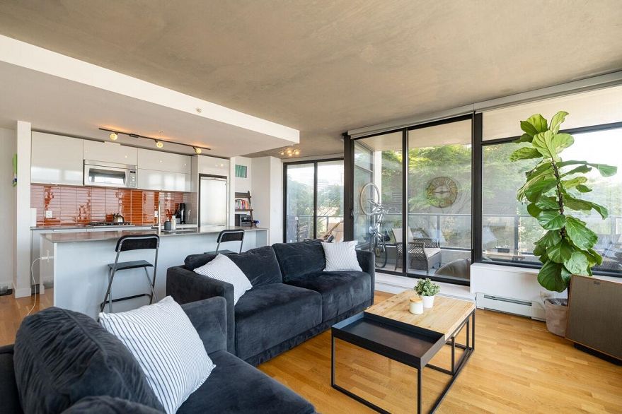 1209 108 W Cordova Street