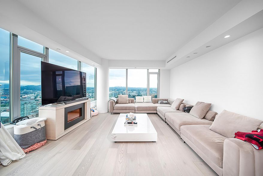 3903 667 HOWE STREET