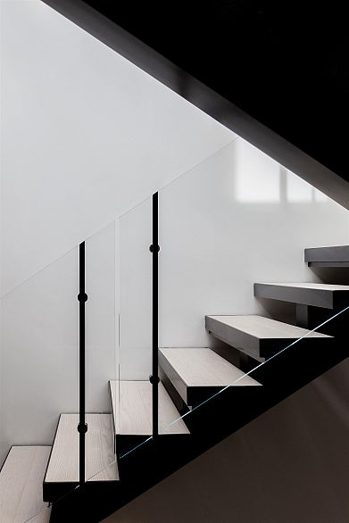 PH5 1480 HOWE STREET