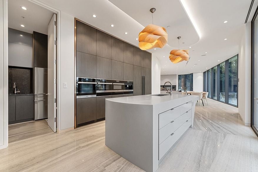 2606 SW MARINE DRIVE