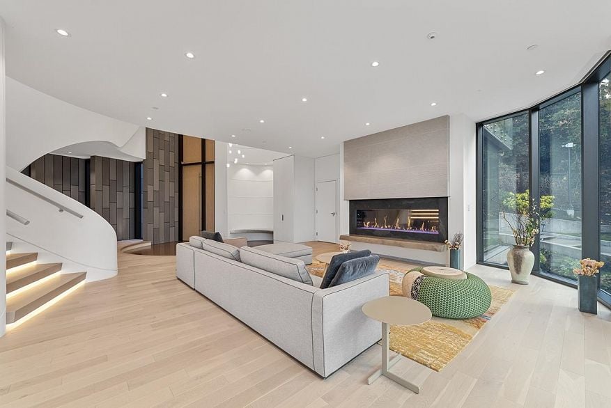 2606 SW MARINE DRIVE