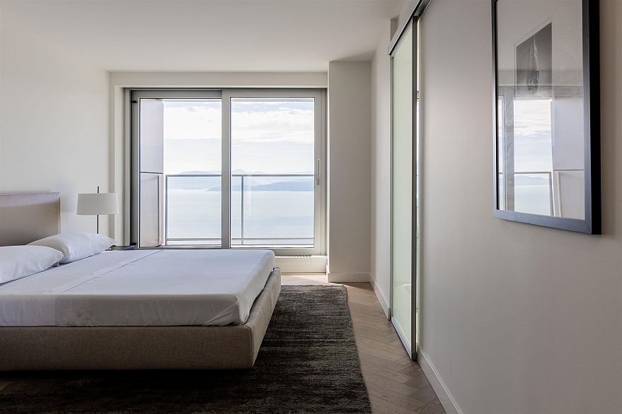 PH5 1480 HOWE STREET