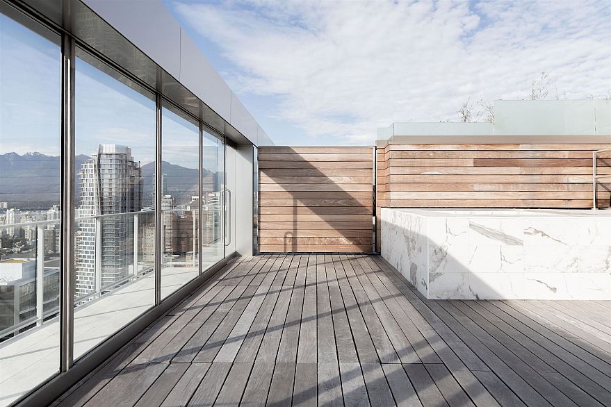 PH5 1480 HOWE STREET