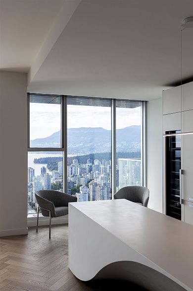 PH5 1480 HOWE STREET