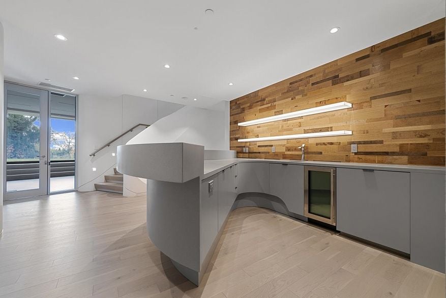 2606 SW MARINE DRIVE