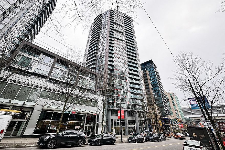 2306 233 ROBSON STREET