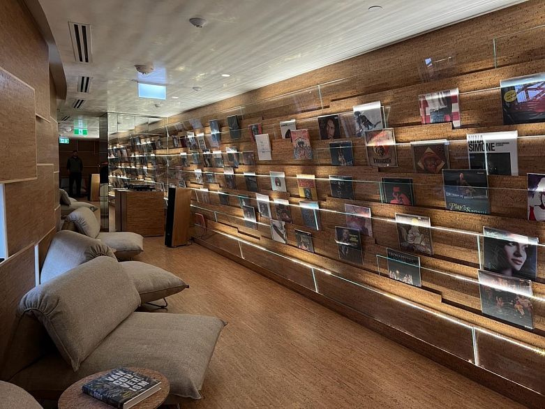 808 1568 ALBERNI STREET