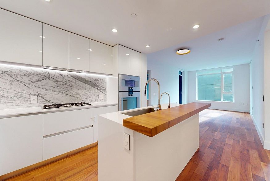 208 7428 ALBERTA STREET