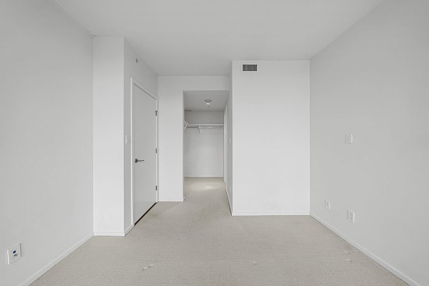 1606 8555 GRANVILLE STREET