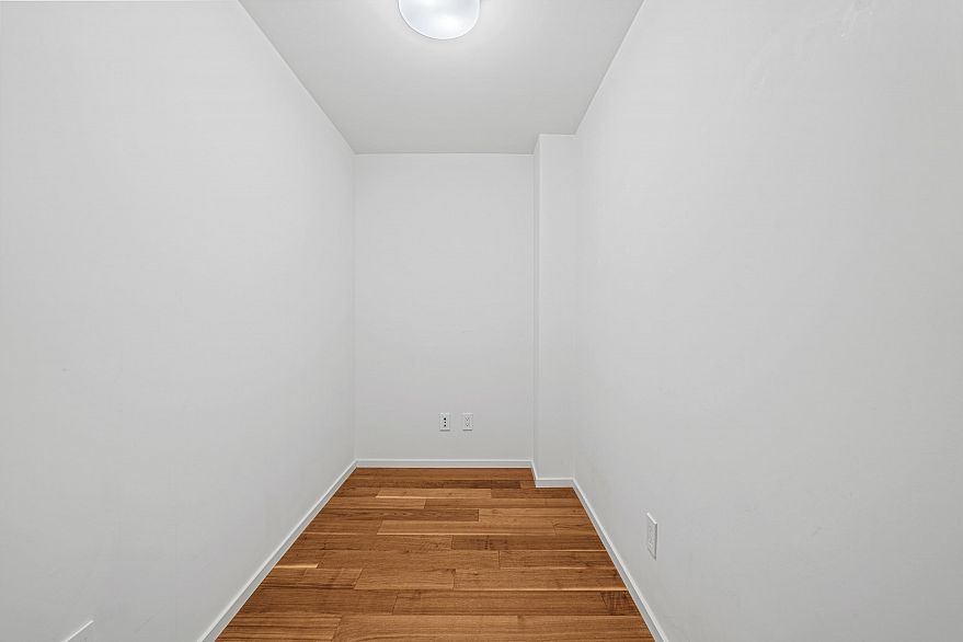 1606 8555 GRANVILLE STREET