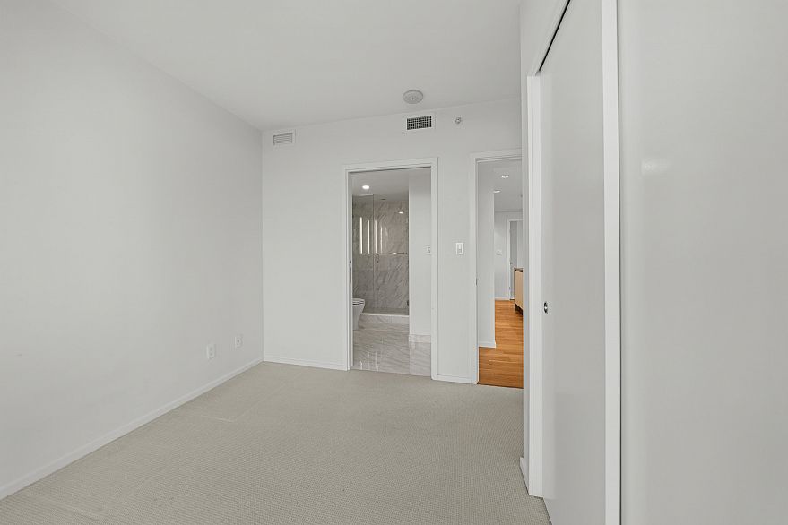 1606 8555 GRANVILLE STREET