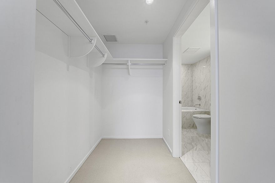 1606 8555 GRANVILLE STREET