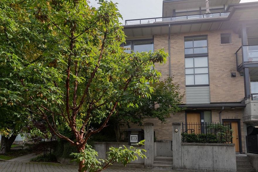 5952 CHANCELLOR MEWS