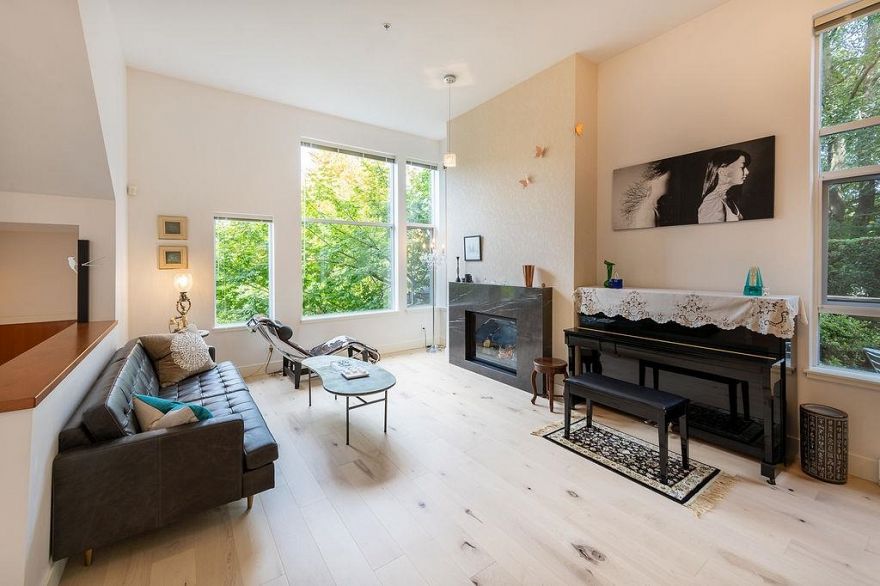 5952 CHANCELLOR MEWS