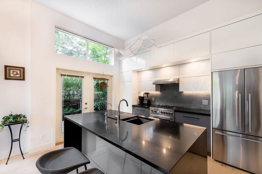 5952 CHANCELLOR MEWS