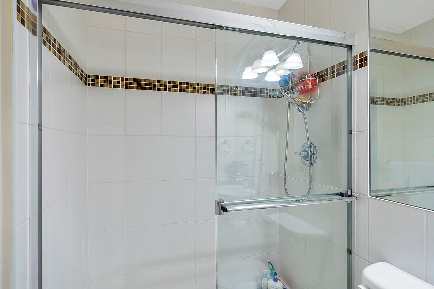 211 3551 FOSTER AVENUE