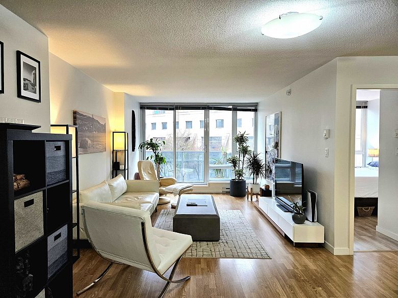 1008 788 HAMILTON STREET