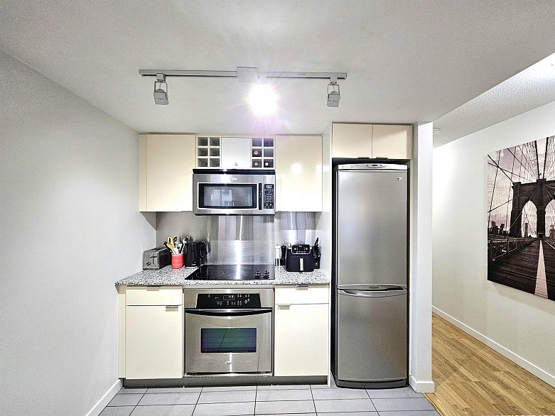 1008 788 HAMILTON STREET