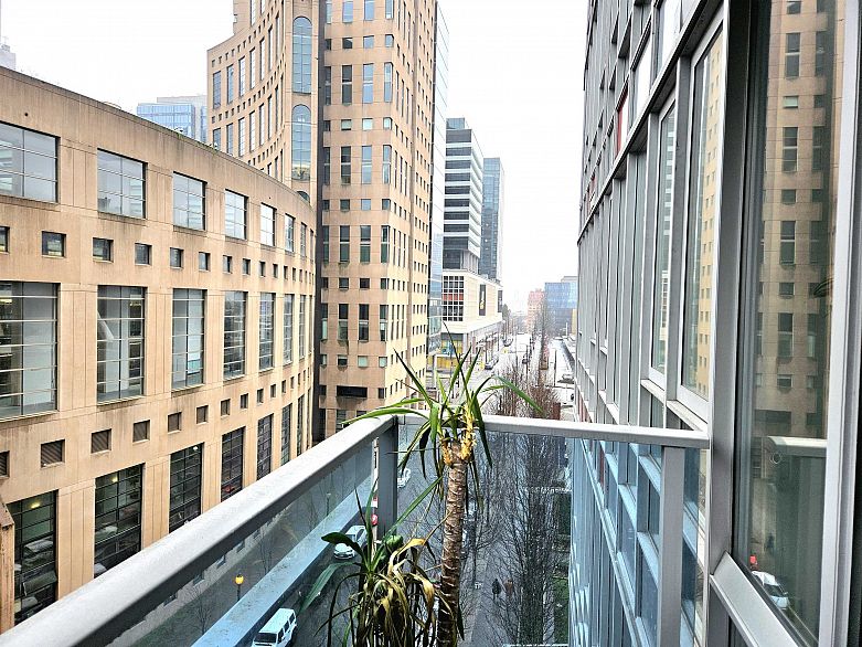 1008 788 HAMILTON STREET