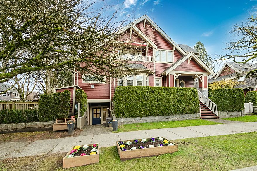 2918 COLUMBIA STREET, Vancouver BC V5Y 3V8