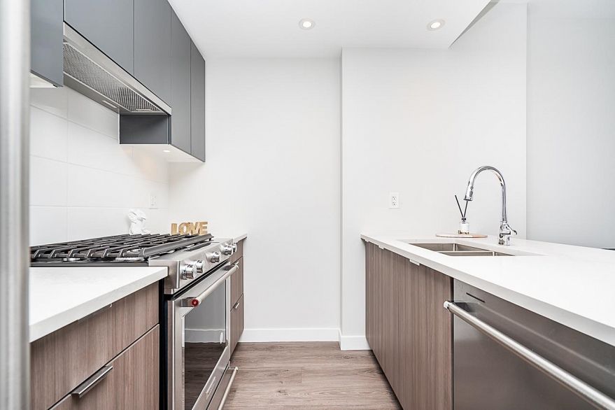 1702 3430 E Kent Avenue