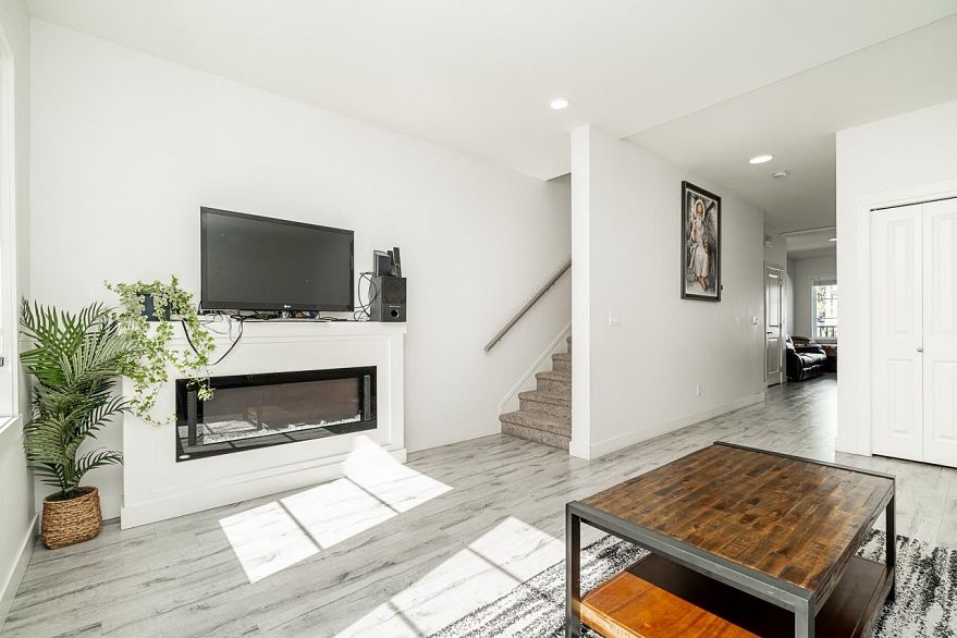 1004 1601 Quebec Street