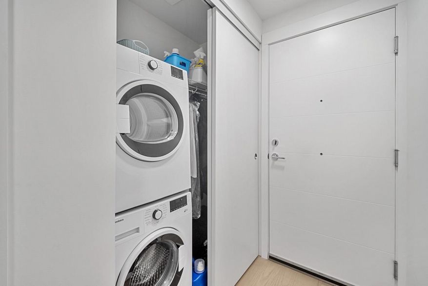 303 469 W King Edward Avenue