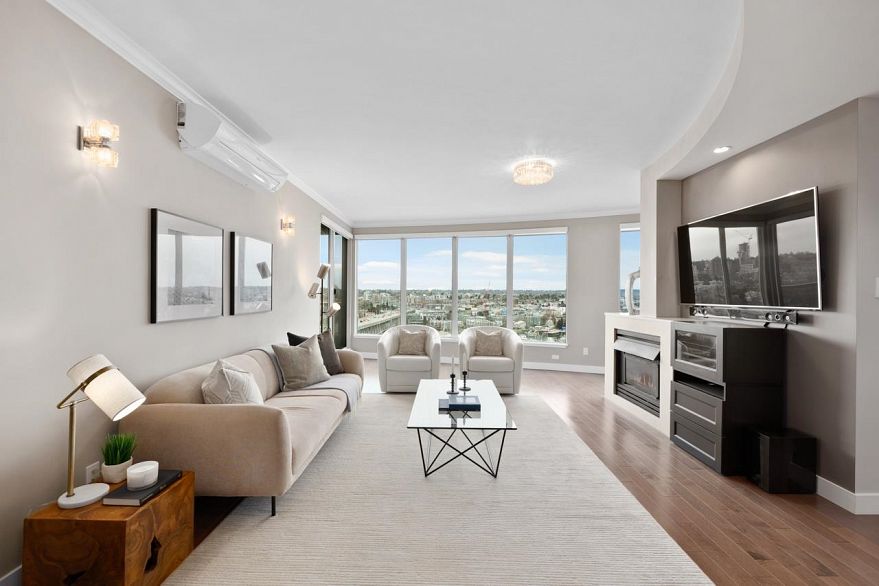 2302 1500 Howe Street