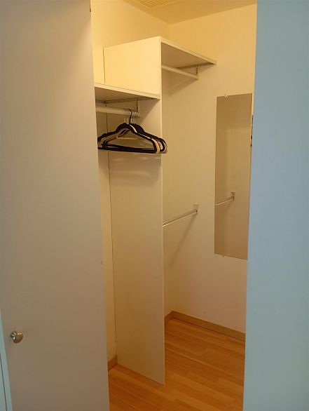 406 989 Nelson Street