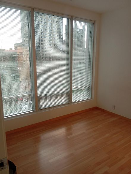 406 989 Nelson Street