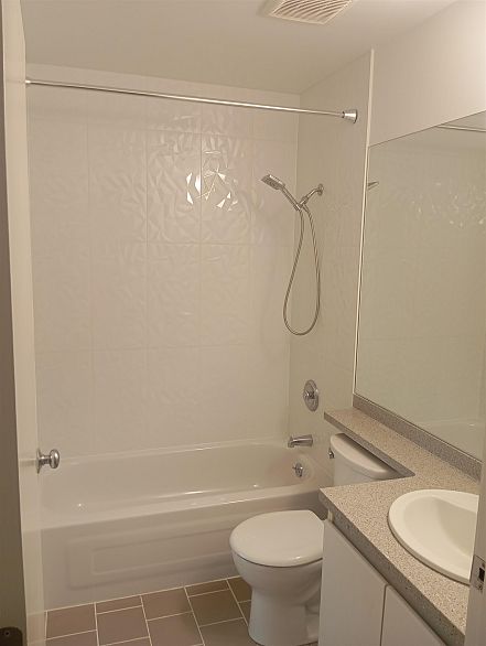 406 989 Nelson Street