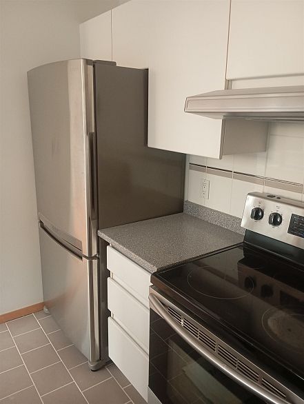 406 989 Nelson Street