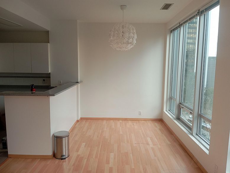 406 989 Nelson Street