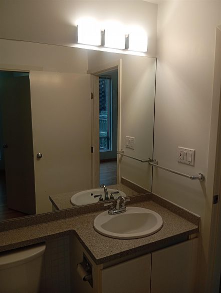 406 989 Nelson Street