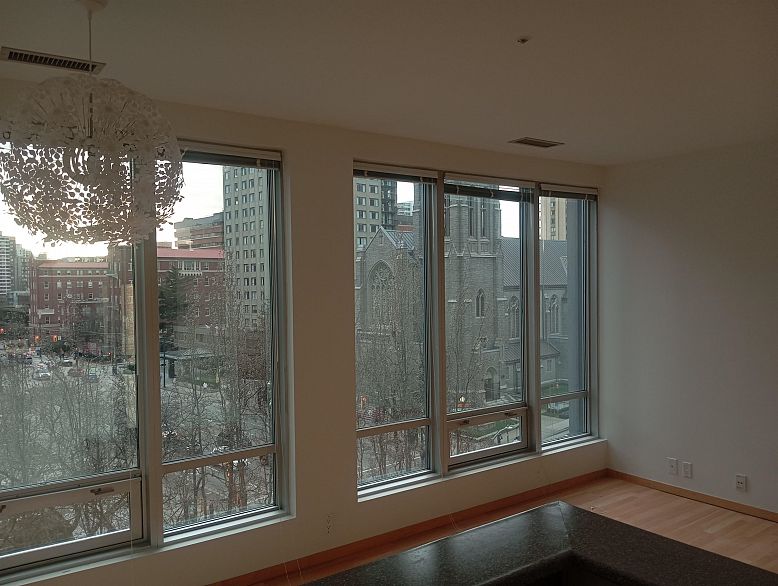 406 989 Nelson Street