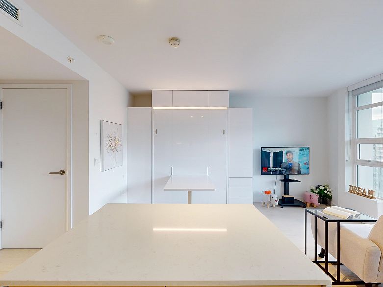 2103 1289 Hornby Street