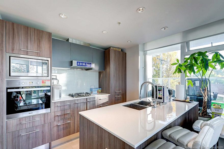 509 2221 E 30th Avenue