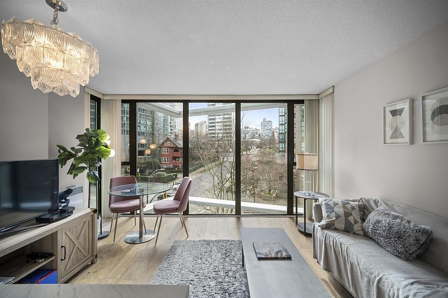 608 1331 W Georgia Street