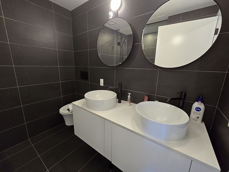 1401 5058 Joyce Street