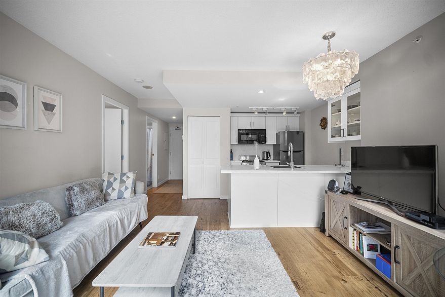 608 1331 W Georgia Street