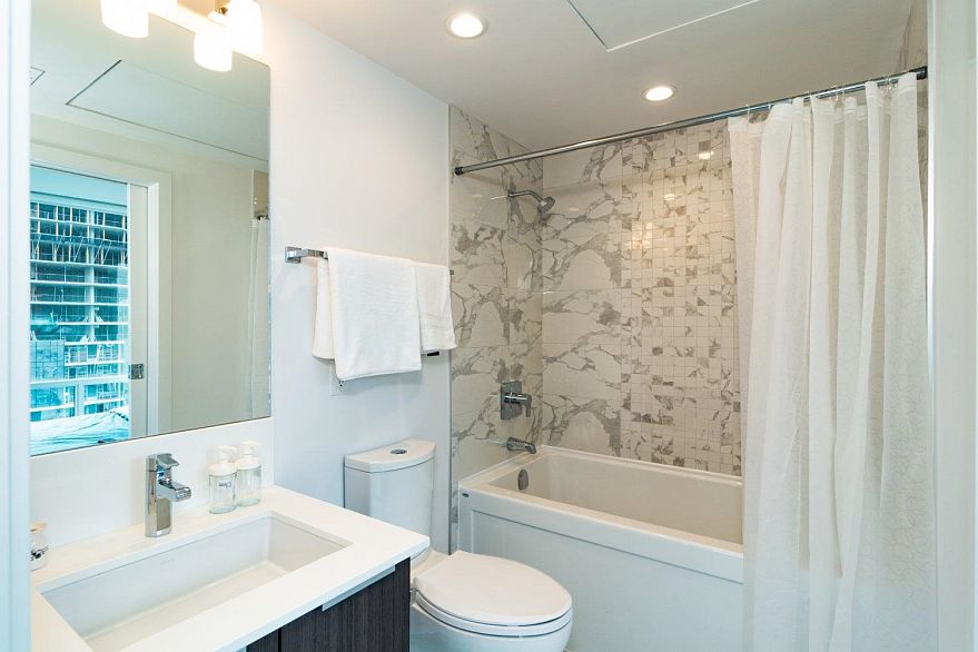 1802 1283 Howe Street