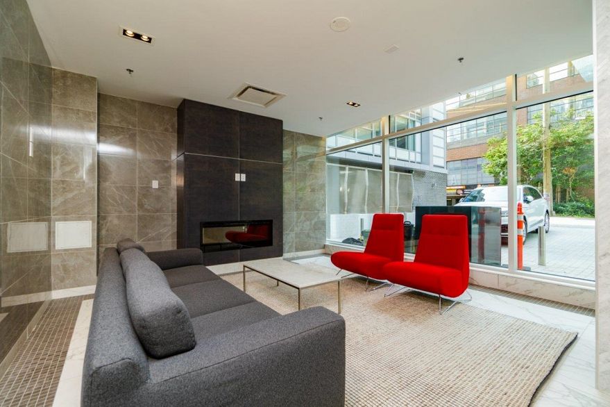 1802 1283 Howe Street