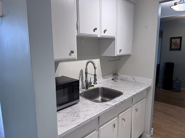 1808 1850 Comox Street