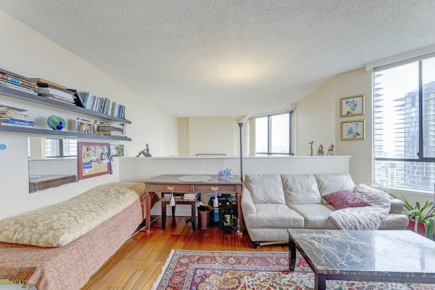 1904 738 Broughton Street