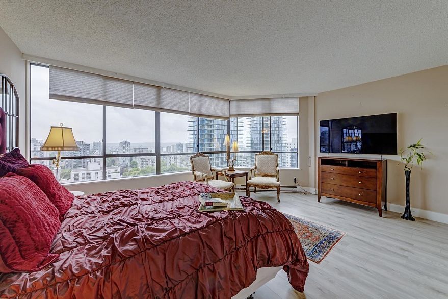 1904 738 Broughton Street