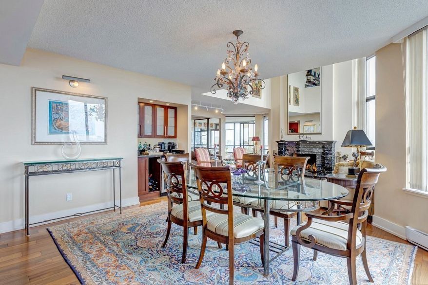 1904 738 Broughton Street